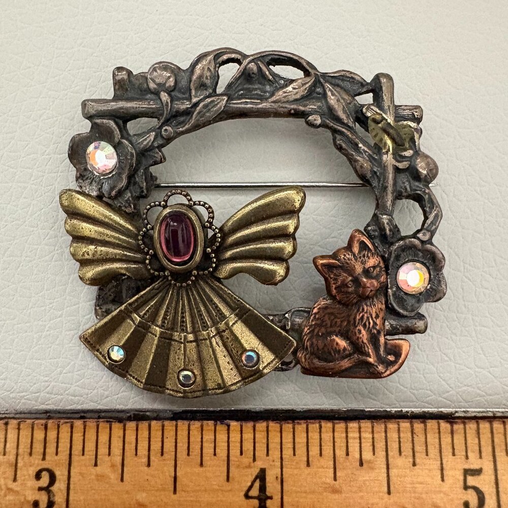 Two Vintage Pins Kenneth Cole and Liz Claiborne Angel with Cat - Picture 3 of 6